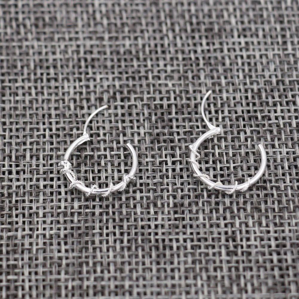 Bông Tai Tròn Bằng Thép Không Gỉ Phong Cách Punk Cổ Điển 2Lip