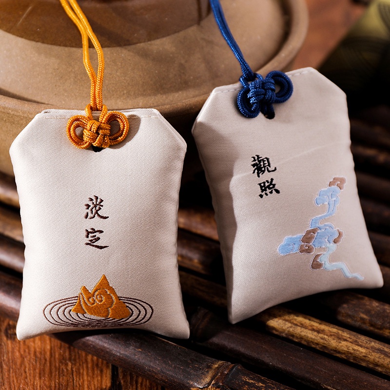 Túi May Mắn Thêu Họa Tiết Xinh Xắn Có 4 Kiểu Dáng Lựa Chọn
