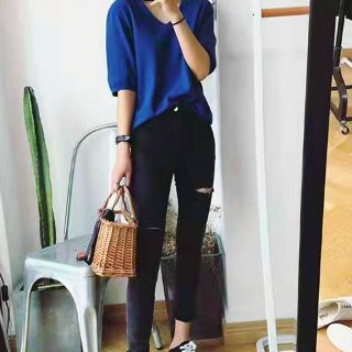 Áo len thu cổ V