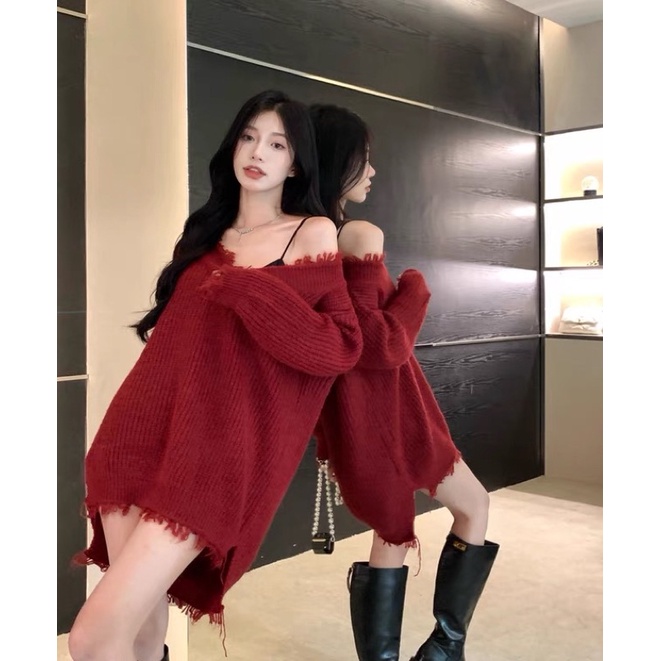 Áo len đỏ trơn rách gấu cổ tim trễ vai ullzang