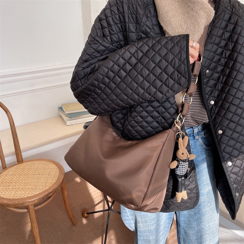 Túi đeo vai bằng nylon thoải mái thời trang cho nữ