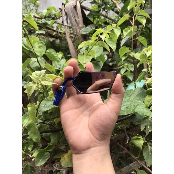 Gương nhí dạng gương lá mỏng mặt trắng gắn các dòng xe