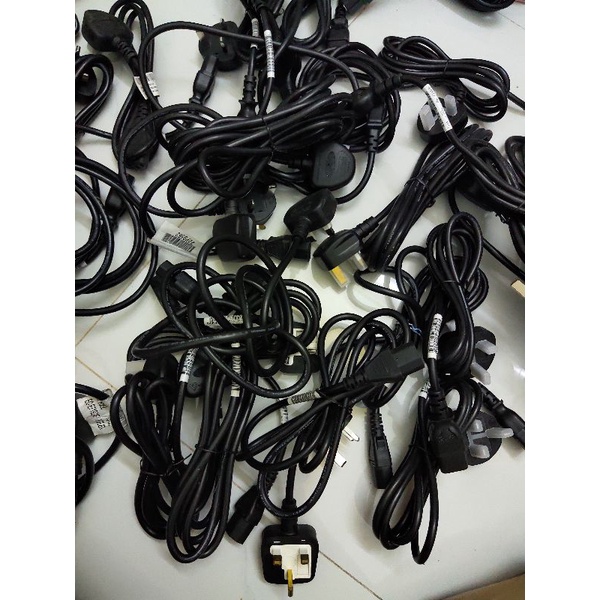 Dây nguồn 3 chấu có cầu chì bảo vệ