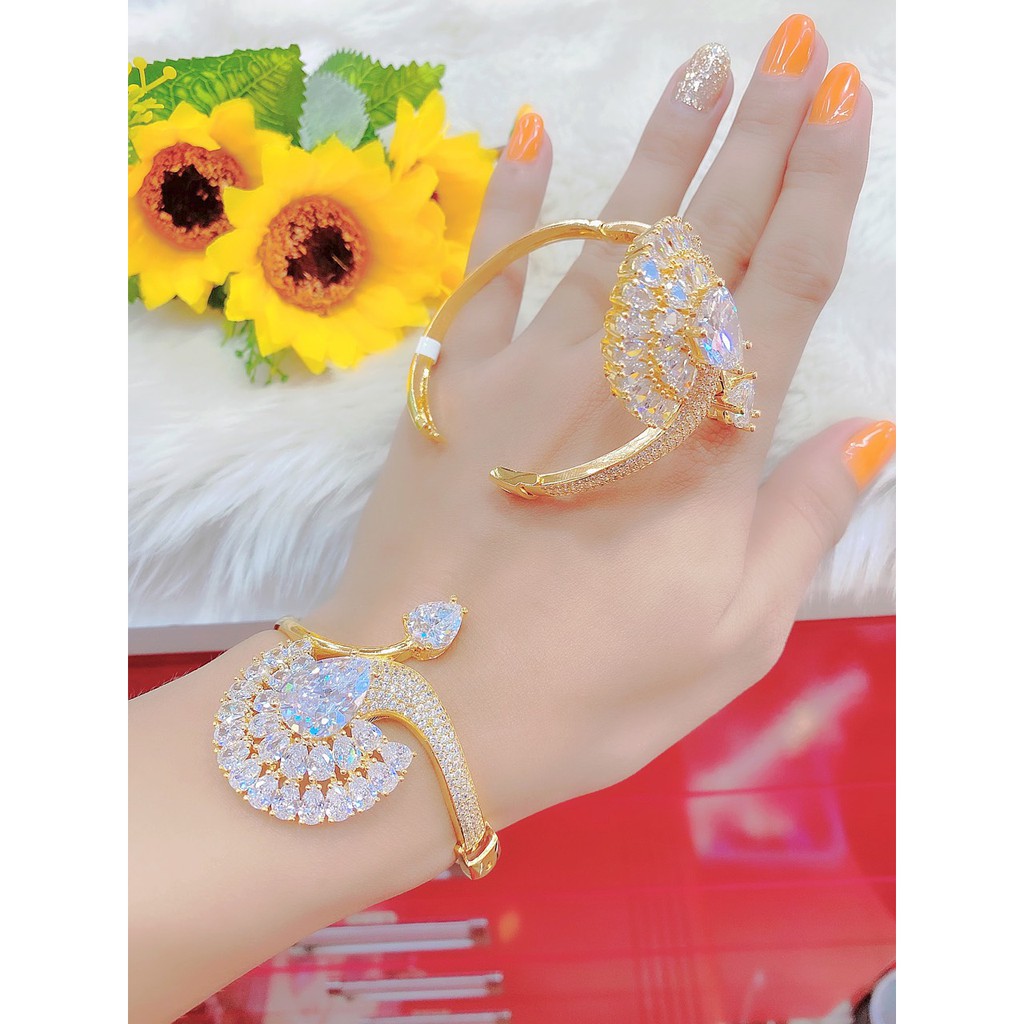 Vòng tay nữ UHA, vòng tay cong - lắc tay bền màu thiết kế cao cấp sáng lấp lánh V2522161A-510