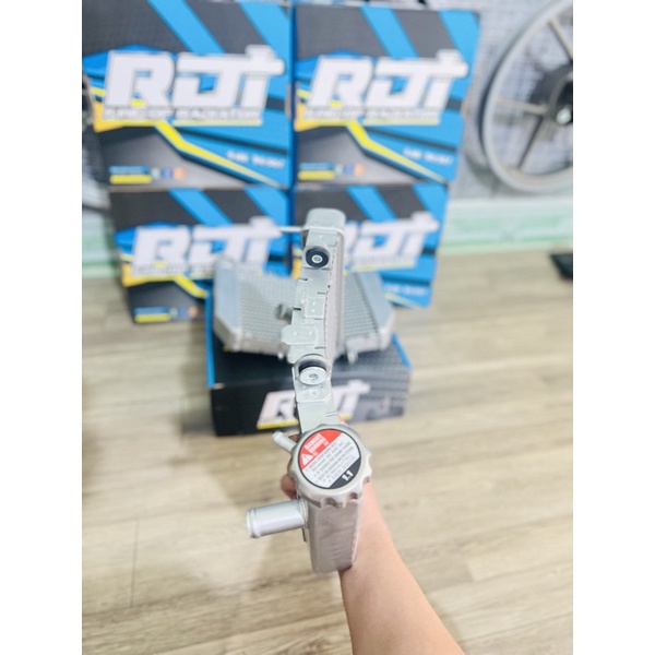 Két nước RADIATOR cho Exciter