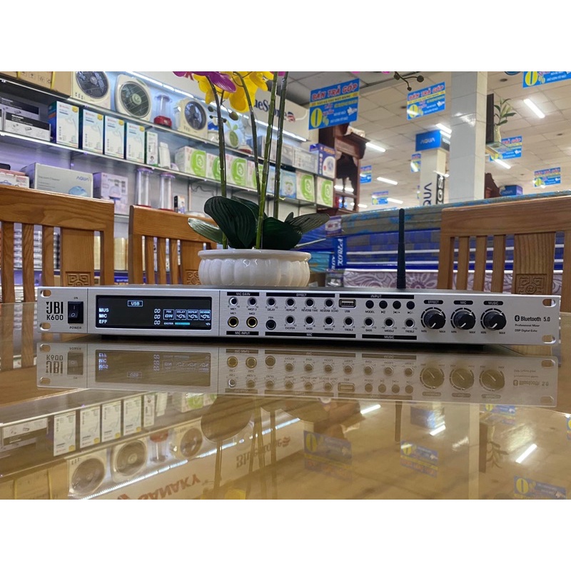 Vang Cơ lai số JBL K600