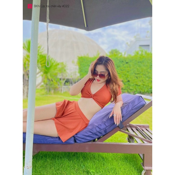 Bikini 2 mảnh cọc tay chân váy
