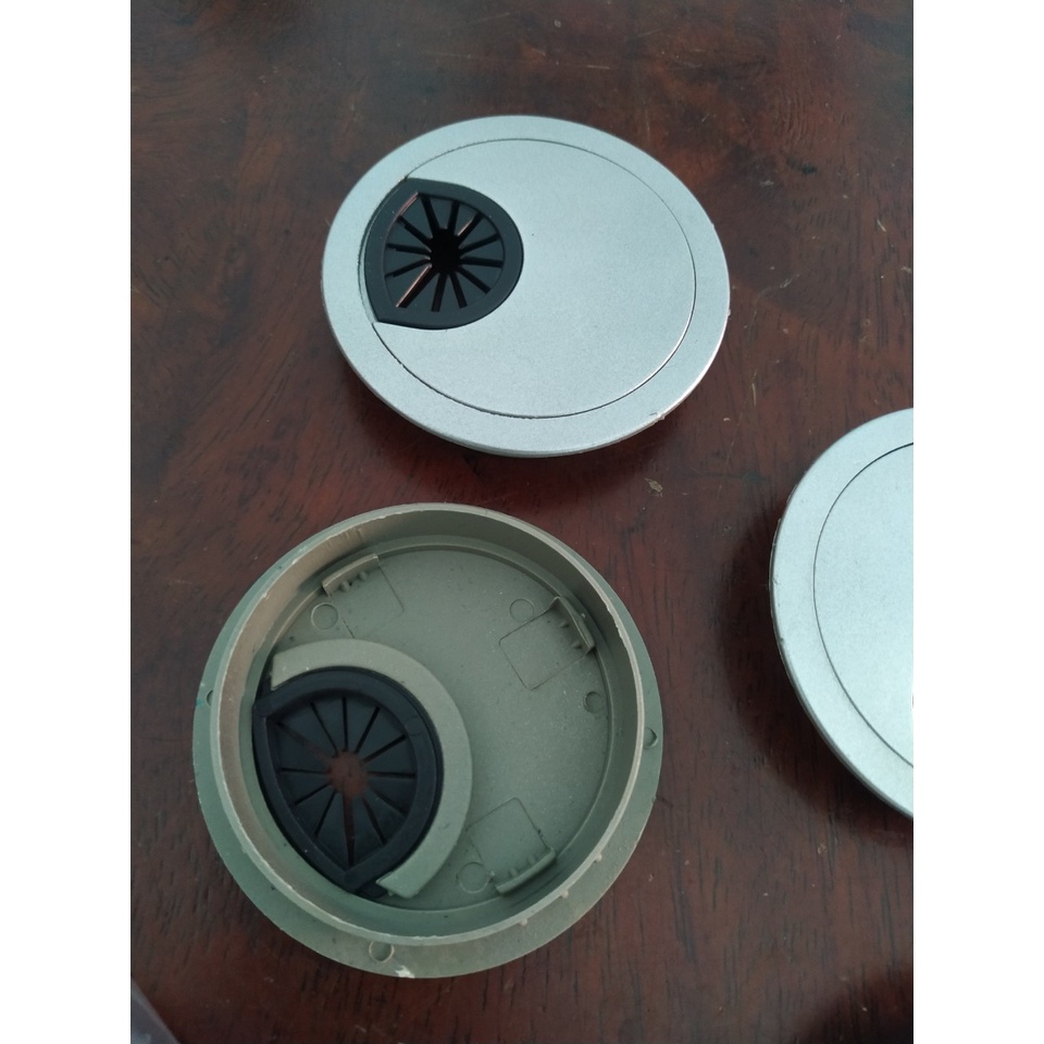 Nắp luồn dây âm bàn 68mm