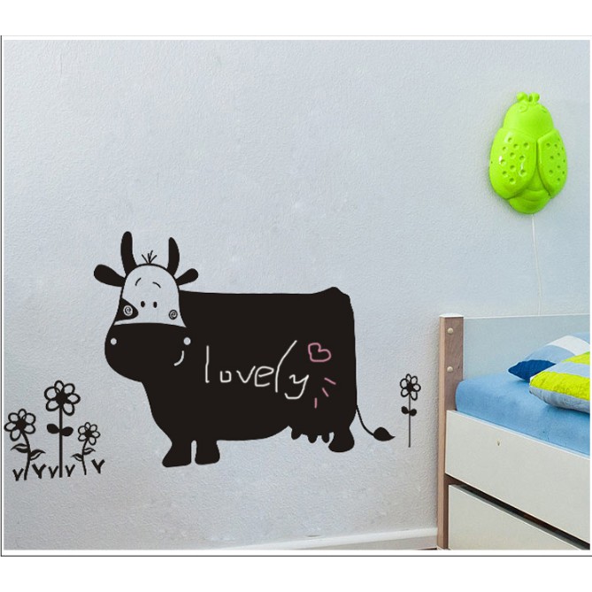 Decal trang trí tường Bảng viết Con Bò Đen đáng yêu