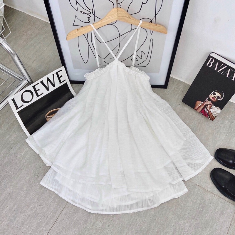 SET ÁO VOAN TRẮNG  CỔ YẾM CHÉO + CHÂN VÁY