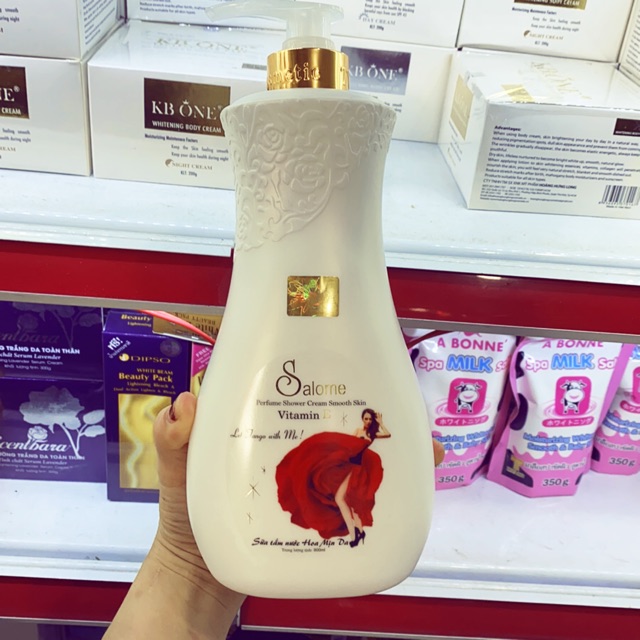 Sữa tắm vitamine salome 900ml