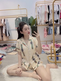 Bộ lụa cho chị em