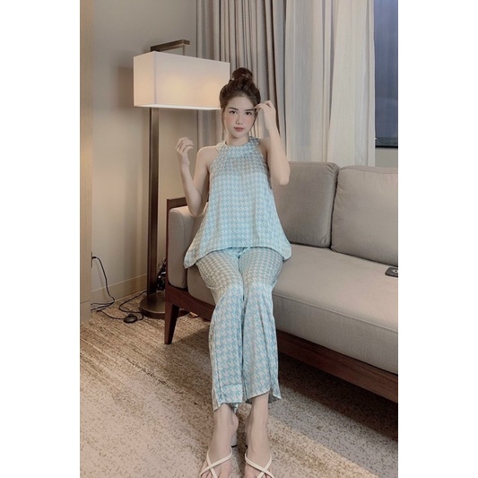 Yếm latin siêu yêu