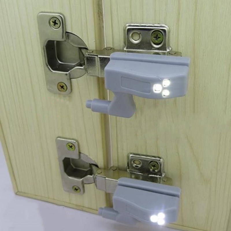 1 đèn LED cảm biến gắn bản lề cửa tủ tiện dụng