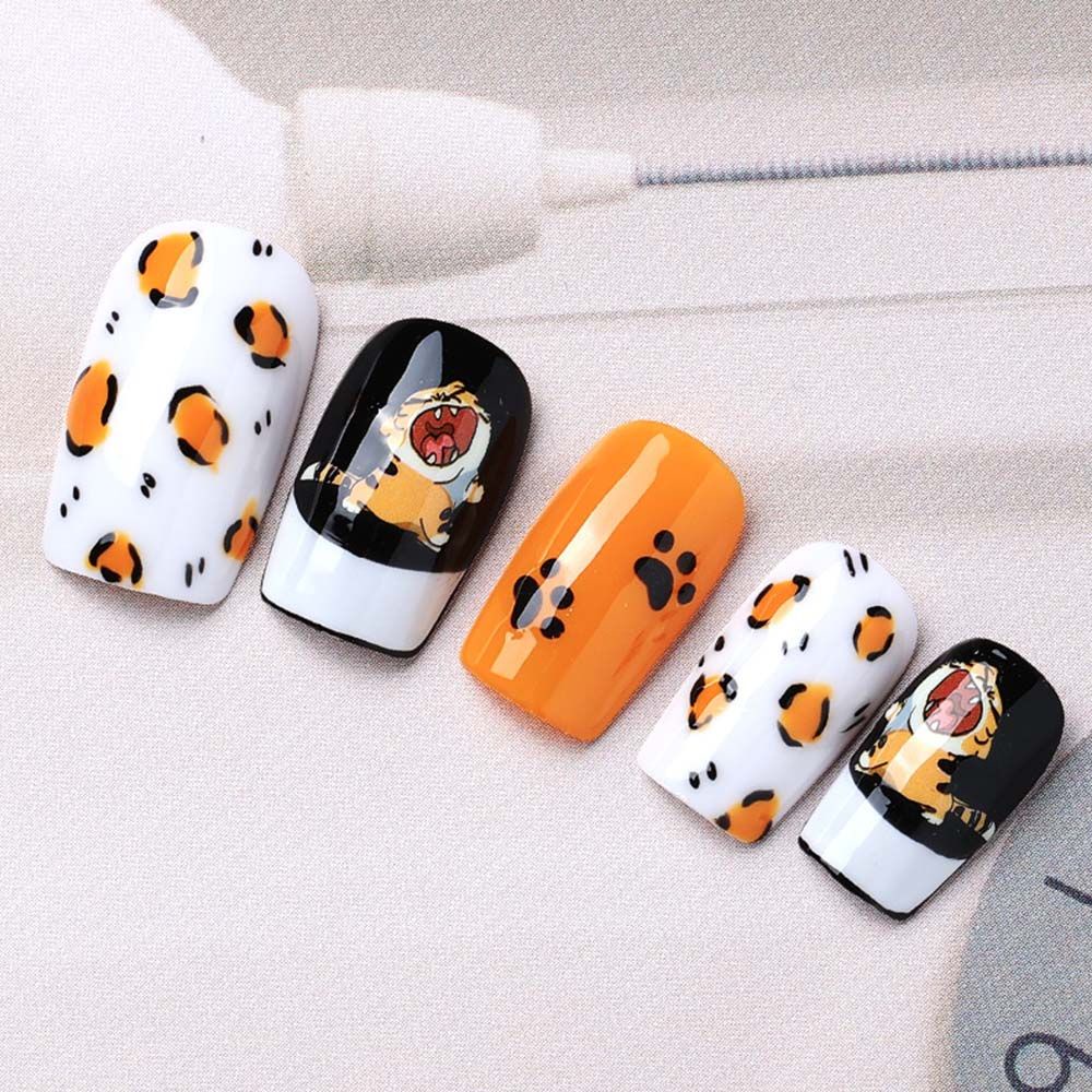 [Hàng mới về] Miếng dán trang trí móng hình hổ con giáp năm mới 3d thời trang