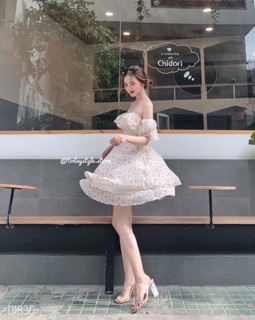 Váy voan trễ vai hoa