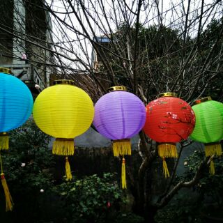 Đèn lồng vải có tua 20cm, cầu tròn chống nước (chọn màu)