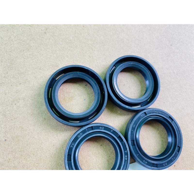 Phốt bánh có vòng lò xo chuẩn cho Suzuki Satria Raider Fi