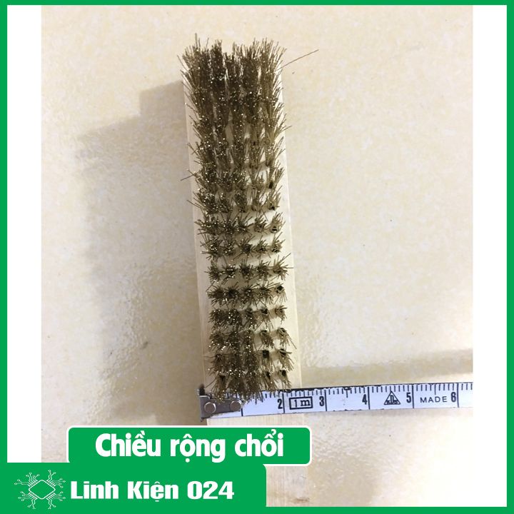 Bàn chải sắt mạ đồng cán gỗ kích thước 200mm chuyên đánh gỉ làm sạch bề mặt kim loại