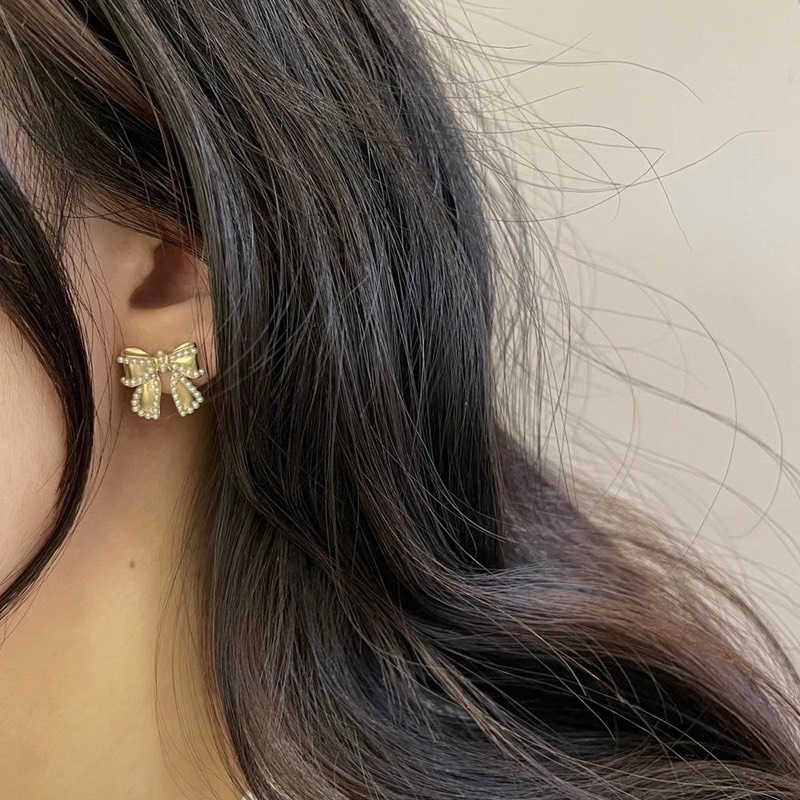 Bông Tai Nữ Bạc 925 Cá Tính Đính Đá Thương Hiệu Cao Cấp Mang Phong Cách Hàn Quốc  - MS10505566