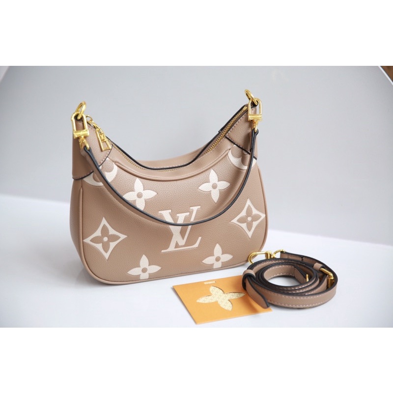 Túi LV Bagatelle Bag fullbox nam châm nguyên seal size 24cm rất là mượt nha