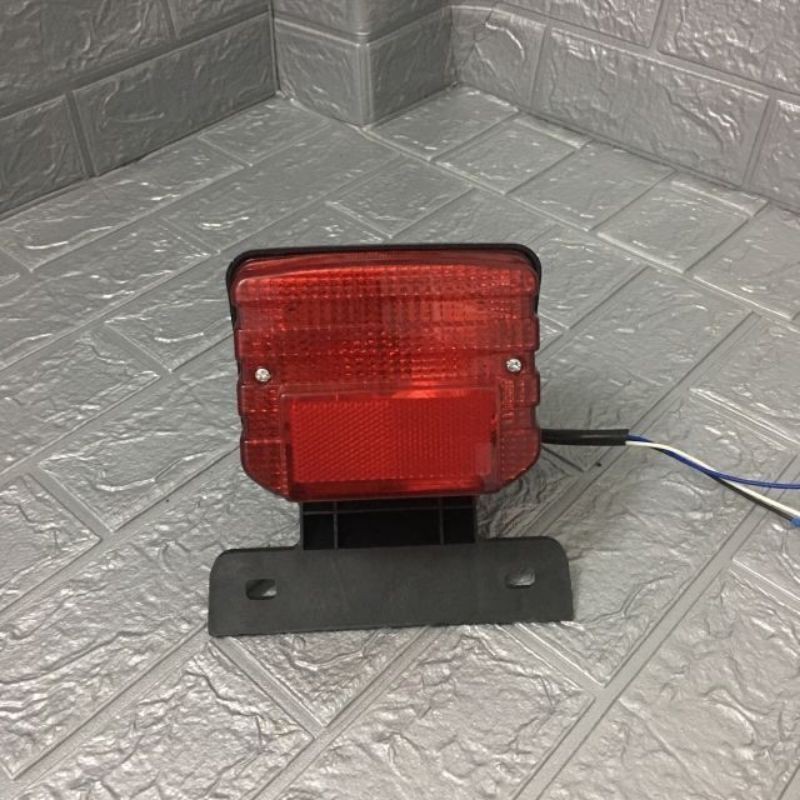 đèn hậu xe win 100