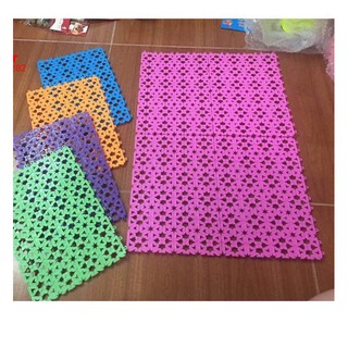 Tấm lót sàn nhựa chống lọt chân dành cho chó mèo