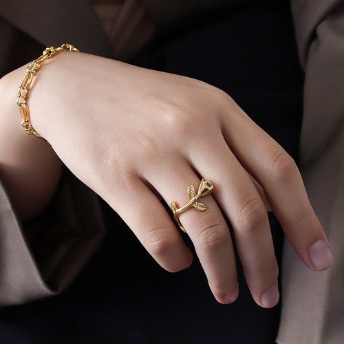 Nhẫn Nữ Cành Hoa Hồng Titan Ko Đen TT 3335