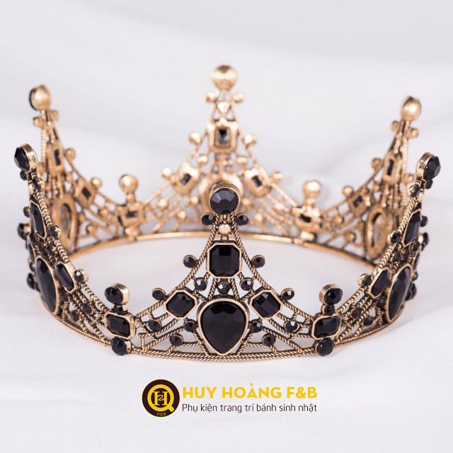 Vương miện đá đen trang trí bánh