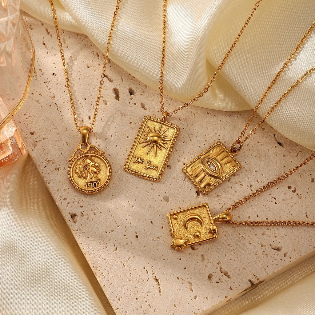 Vòng cổ Thép Không Gỉ Mạ Vàng 18K Mặt Vuông Chạm Nổi Mắt Trăng Mặt Trời