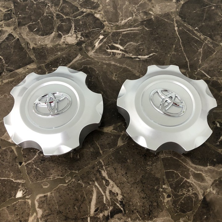 01 CHIẾC Logo chụp mâm, ốp lazang bánh xe ô tô Toyota Land Cuiser 2008-2010 -TY-123