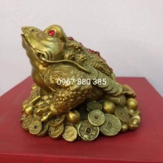 Cóc ba chân đặt ban thần tài