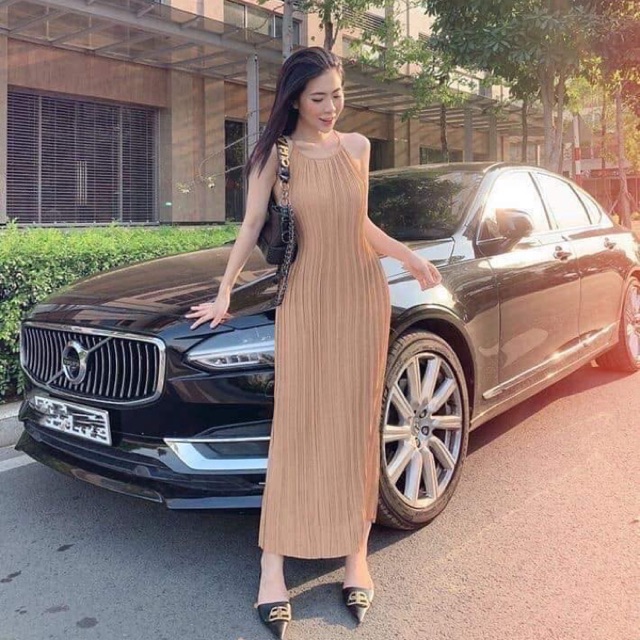 Váy maxi xếp ly thái cổ yếm