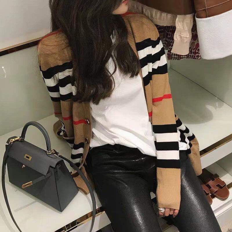 áo len nịt kẻ ca rô thời trang nữ dài tay burberry bbr
