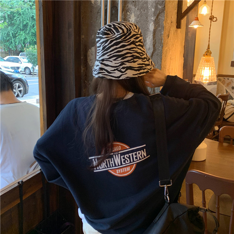 áo nỉ Sweater Tay Dài Cổ Tròn Màu Trơn In Chữ Đơn Giản Thời Trang Cho Nữ | BigBuy360 - bigbuy360.vn