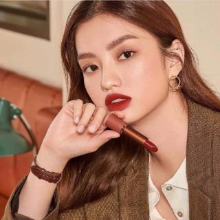 Son thỏi lỳ espoir moist hug 2019