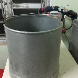 gầu múc nước xô múc nước bằng tôn kt 20x18 cm