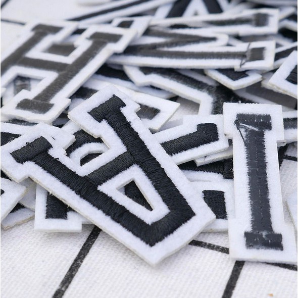 Set 4 Miếng Dán Ủi Quần Áo Hình Chữ Cái Từ A-Z