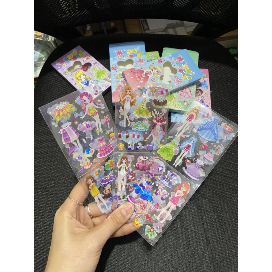 1 hộp sticker trong hình ( 1 hộp 4 miếng dán hình trong siêu đẹp )