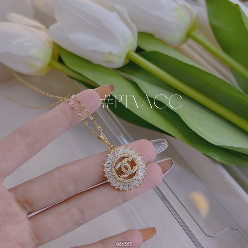 Dây chuyền, vòng cổ mặt tròn logo thương hiệu đính đá paguet .PTNACC.