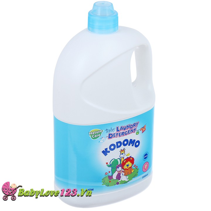 Chai Giặt Xã KODOMO 2000ML Dịu Nhẹ Không Kích Ứng Da Cho Bé