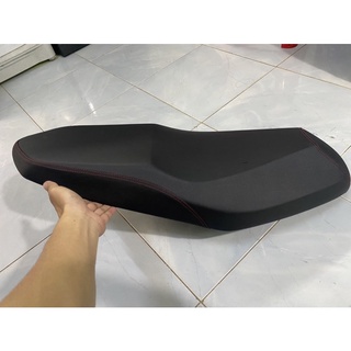 Mút Yên xe Sirius Fi gọt góc cạnh 2 tầng + da xịn 4 chiều may phối chỉ Đỏ