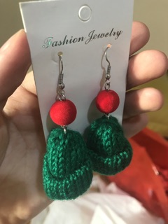 🧶Khuyên tai hình mũ len