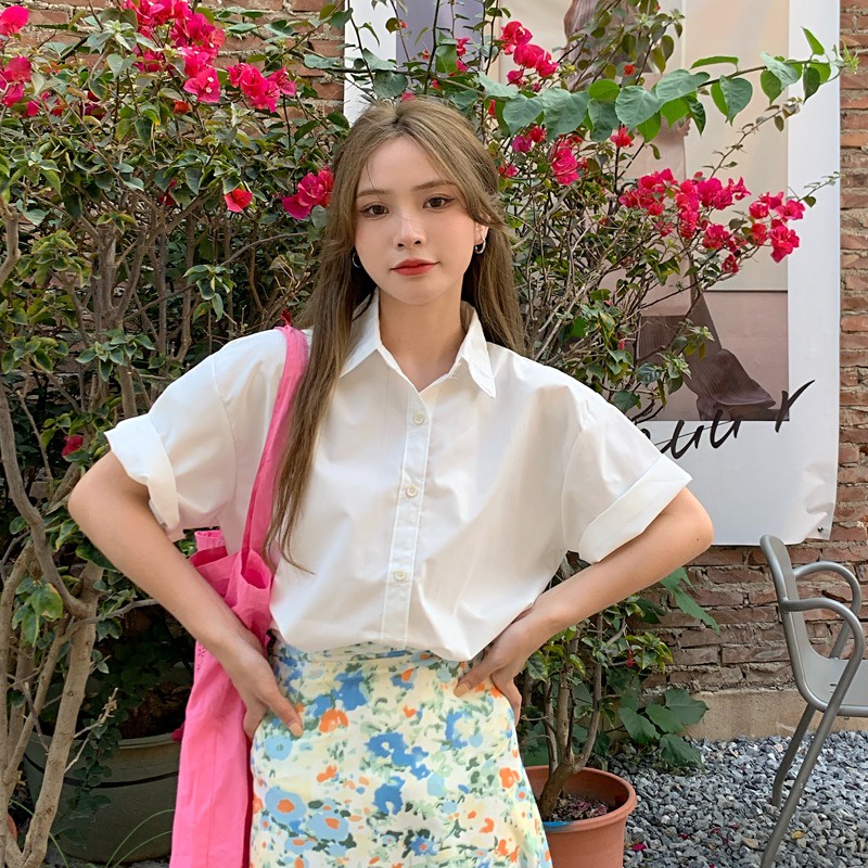 Beautiful classic solid color women's short-sleeved shirt