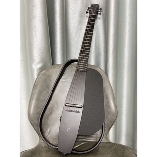Guitar Enya NexG có loa Bluetooth và micro không dây