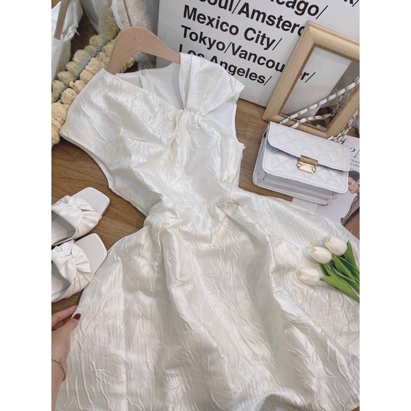 ĐẦM GẤM LỆCH ĐÍNH HẠT XOÈ