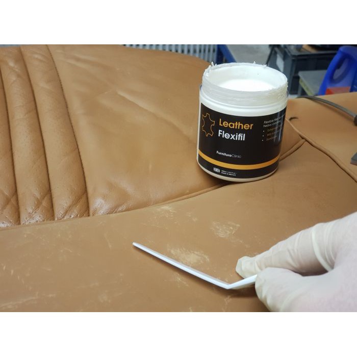 Ma tít dẻo hãng Furniture Clinic Vương quốc Anh giúp vá vết nứt, vết trầy xước trên túi da và đồ da – Leather Flexifil