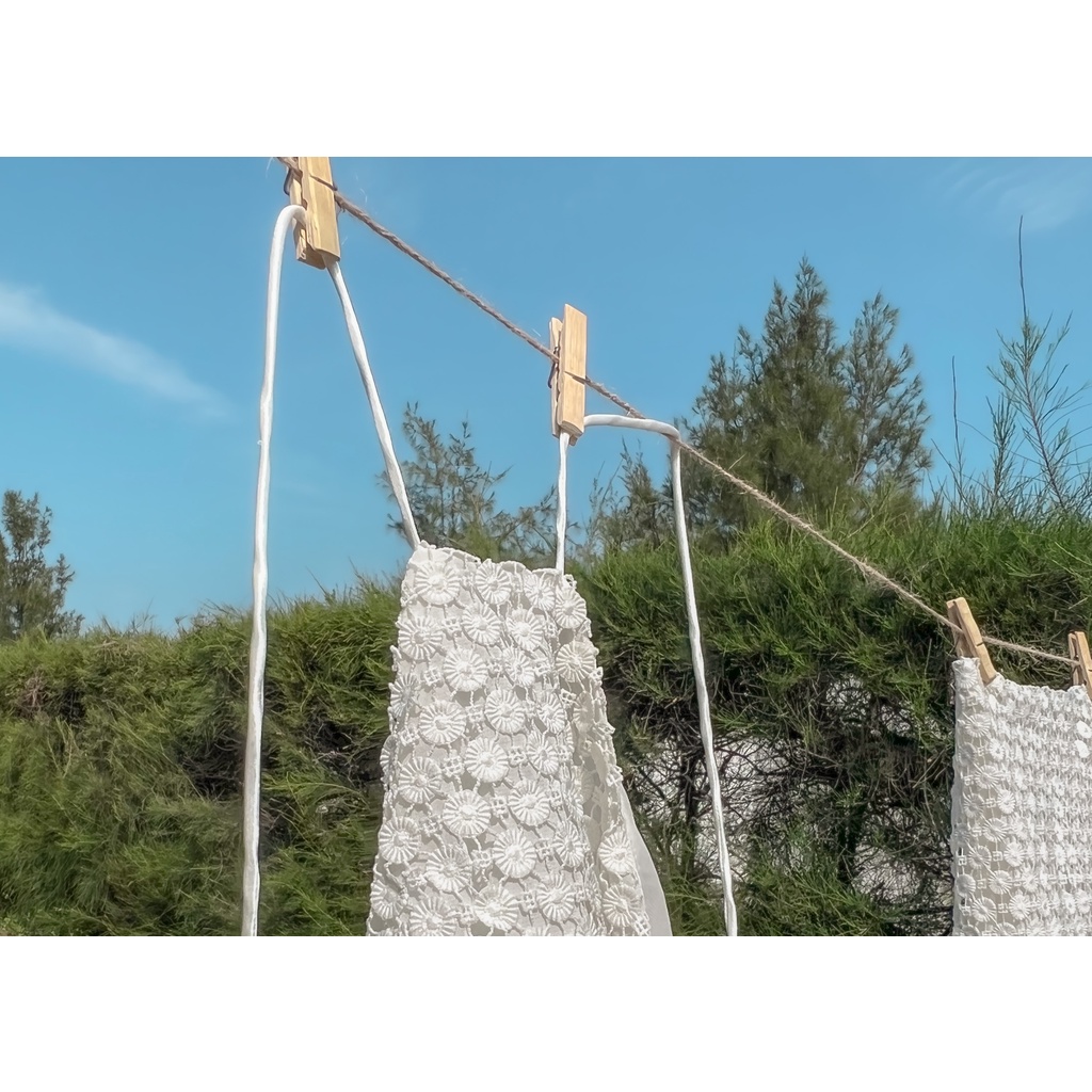 Áo yếm kèm chân váy chất liệu len lưới có hoạ tiết tròn lót vải cotton mềm