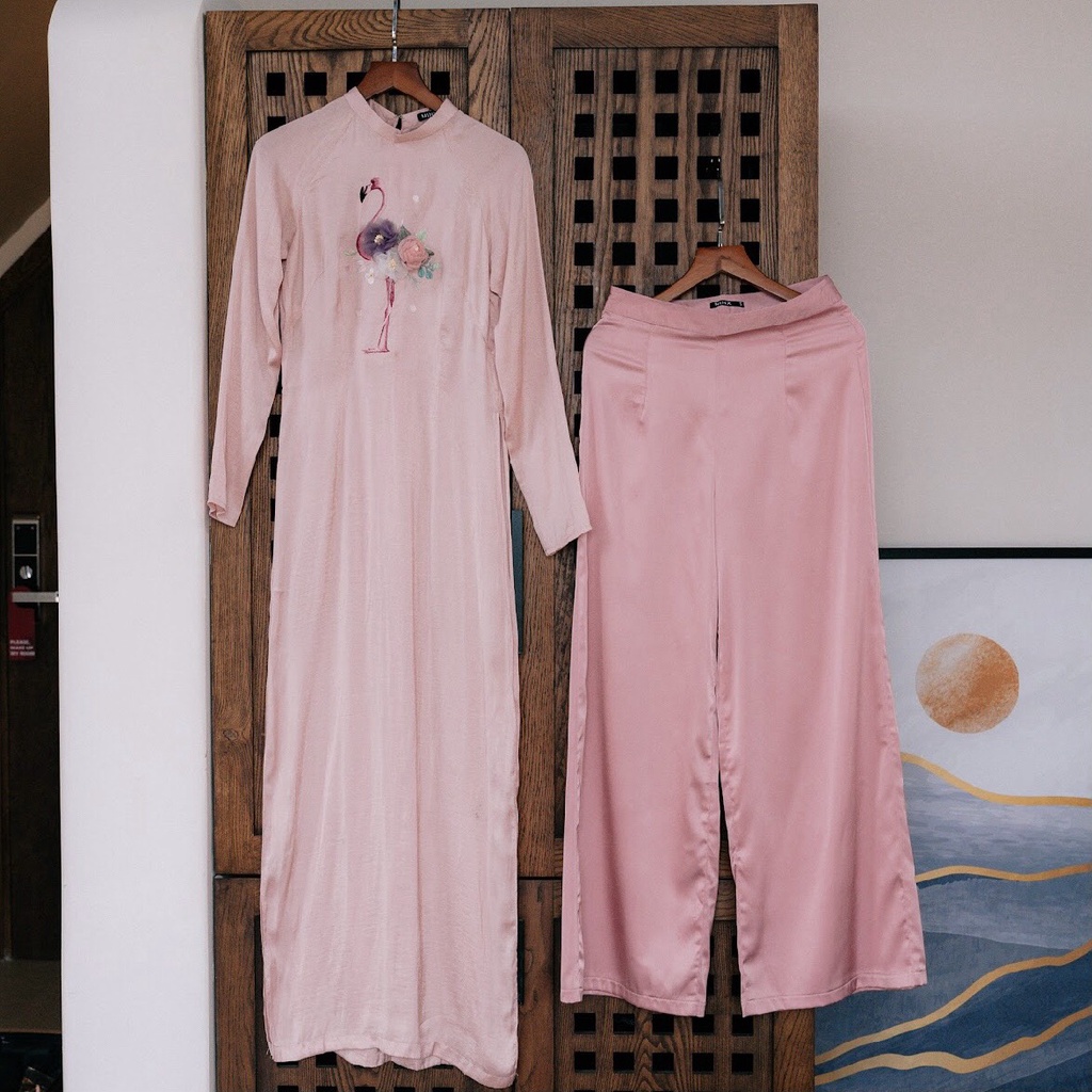 MINX - Áo Dài Lụa Thêu Hồng Hạc