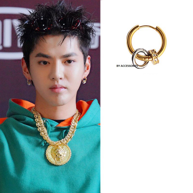 Khuyên tai titan unisex tròn phối charm màu vàng đính đá không gỉ UE190706